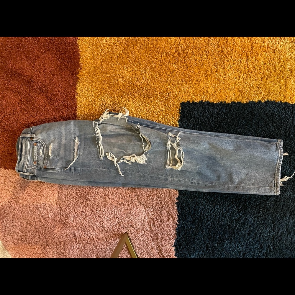 american eagle distressed ripped mom jeans - size 8 short NEW!
